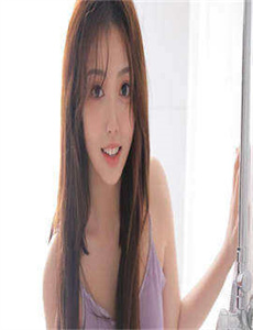 《皮肤出现大片红斑》